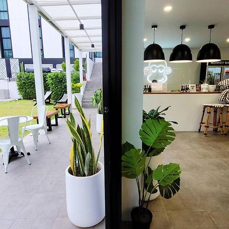 Blu Monkey Hub & Hotel Ranong Exterior foto