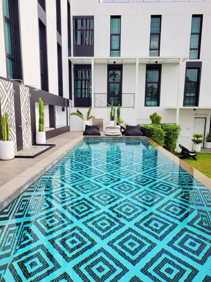 Blu Monkey Hub & Hotel Ranong Exterior foto